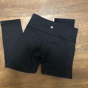 Crop length lulu black. Smoke free pet free
